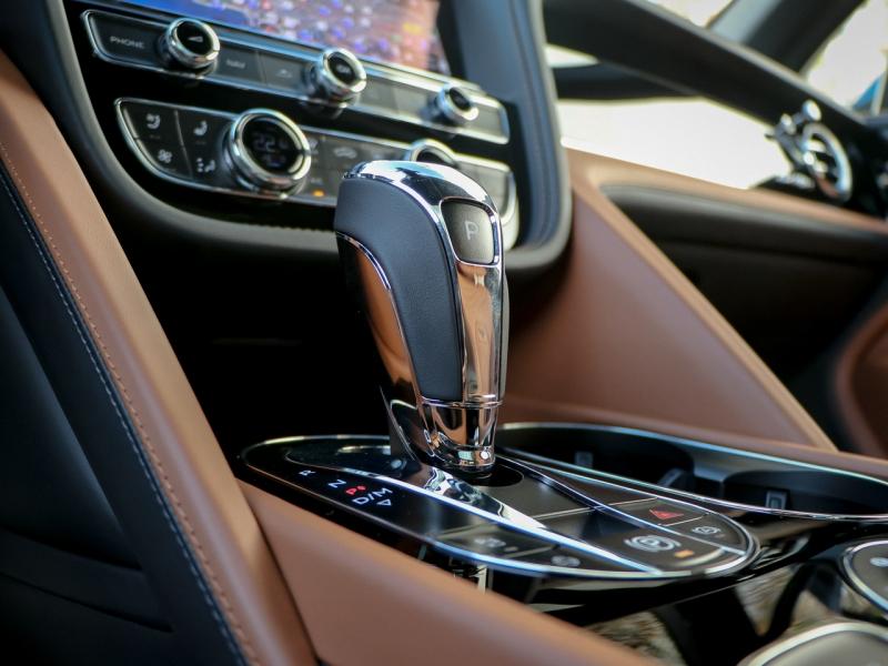 Image BENTLEY BENTAYGA EWB Azure V8 4.0 550ch