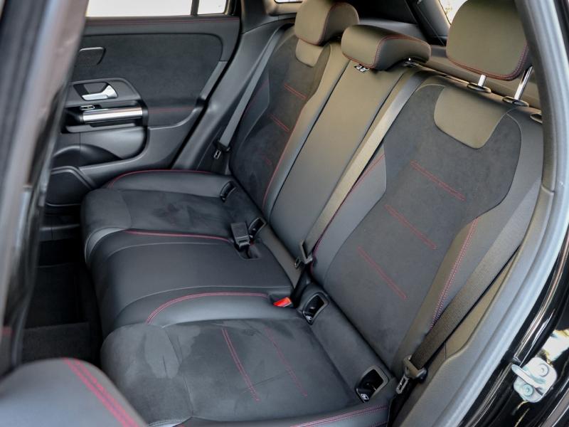 Image MERCEDES-BENZ GLA 200 d 150ch AMG Line 8G-DCT 4Matic