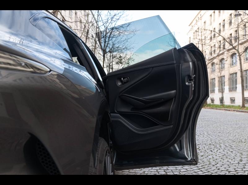 Image ASTON MARTIN DBX 4.0 V8 biturbo 707ch BVA9