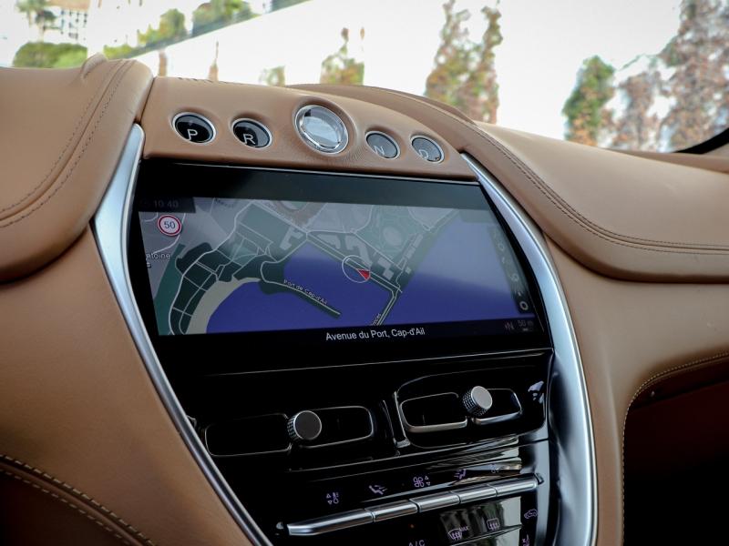 Image ASTON MARTIN DBX 4.0 V8 biturbo 550ch BVA9