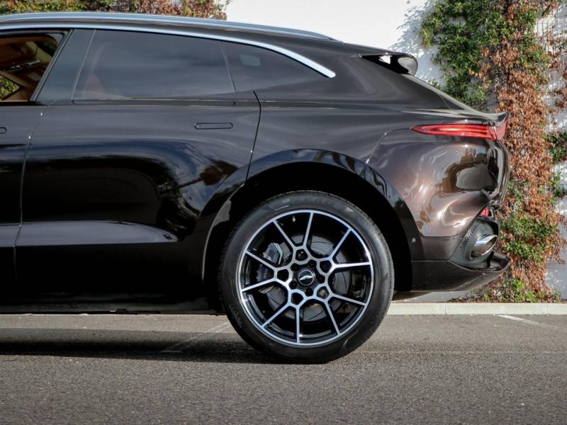 Image ASTON MARTIN DBX 4.0 V8 biturbo 550ch BVA9