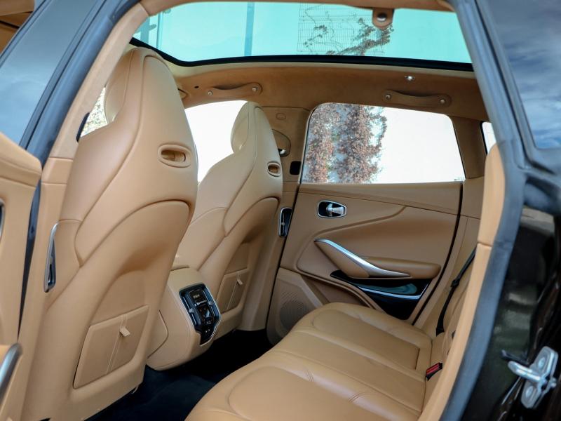 Image ASTON MARTIN DBX 4.0 V8 biturbo 550ch BVA9