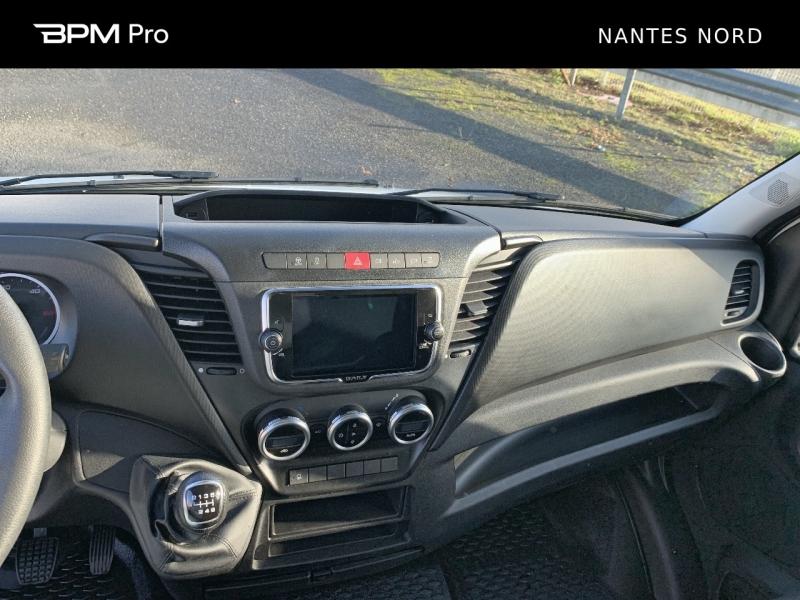 Image IVECO Daily CCb 35-160H / CAISSE & HAYON / 3.0L 160CH / 2023 /