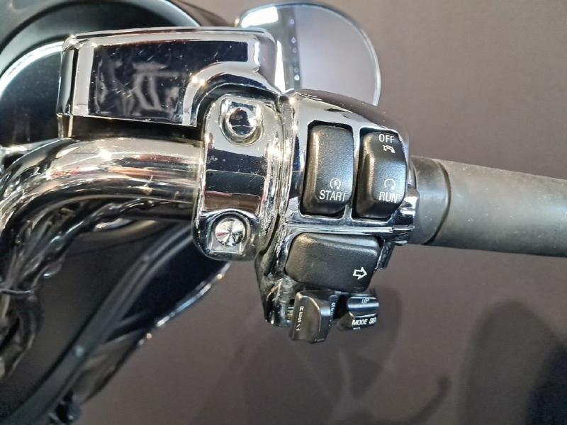 Image HARLEY-DAVIDSON Electra Gld Ult Ltd Electra Glide Ultra Limited 1690 Bicolore ABS 2012