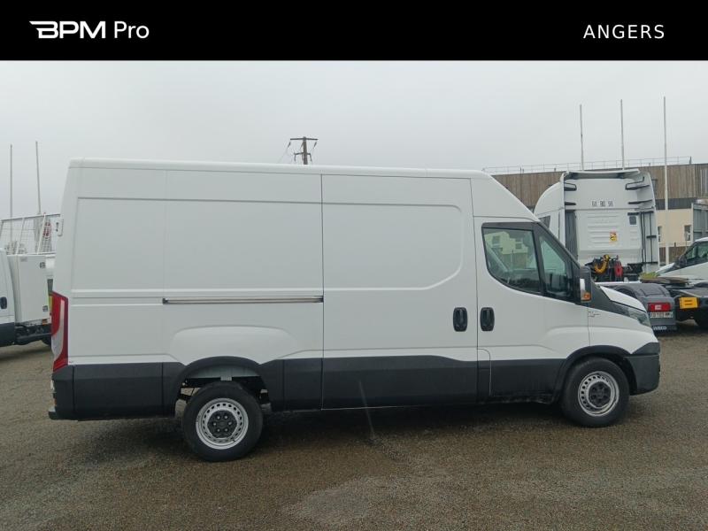 Image IVECO Daily 35S Fg 35-140H V12 / FOURGON 12m3 / 2017 / 2.3L 140CH / 35S14V12 /