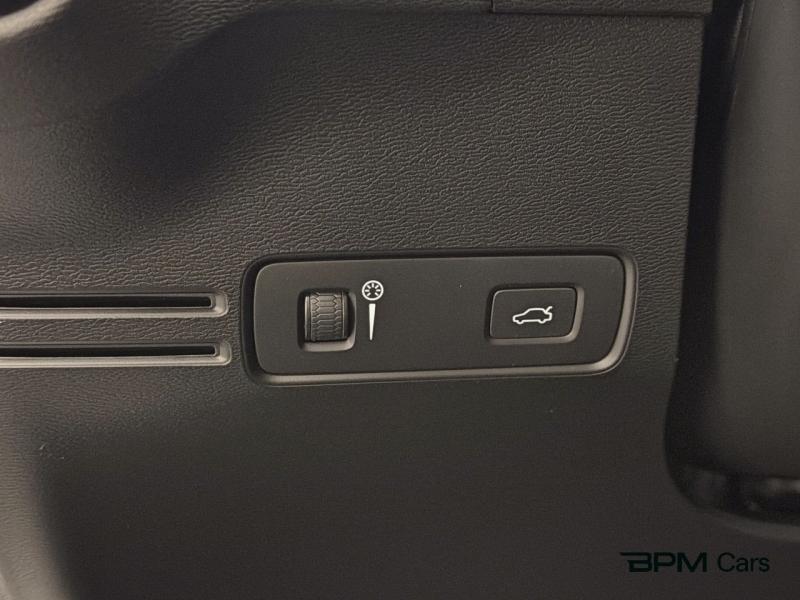 Image VOLVO XC40 T3 163ch R-Design Geartronic 8