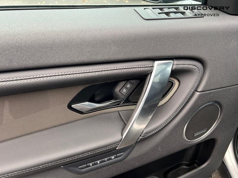 Image LAND-ROVER Discovery Sport P300e 309ch Dynamic SE