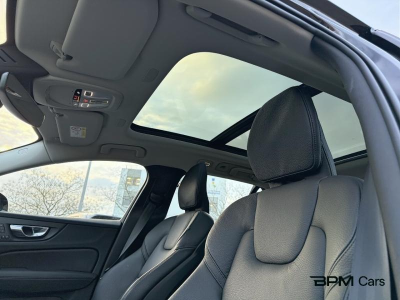 Image VOLVO V60 B4 197ch Ultra Style Dark DCT 7