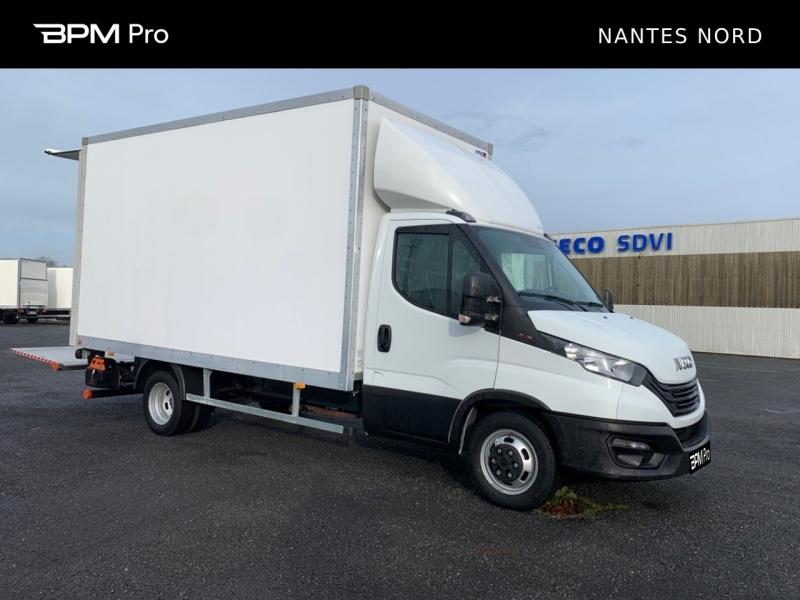 Photo IVECO Daily CCb 35-160H / CAISSE & HAYON / 3L 160CH / 35C16 / 2024 /