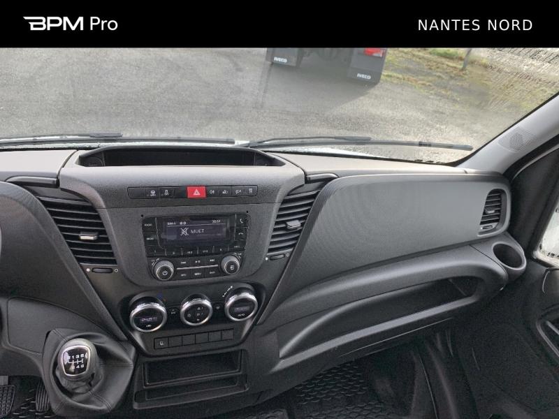 Image IVECO Daily CCb 35-160H / CAISSE & HAYON / 3L 160CH / 35C16 / 2024 /