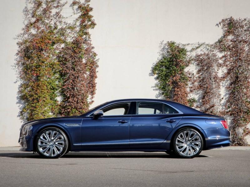 Image BENTLEY FLYING SPUR Mulliner V8 Hybrid 4.0 780ch