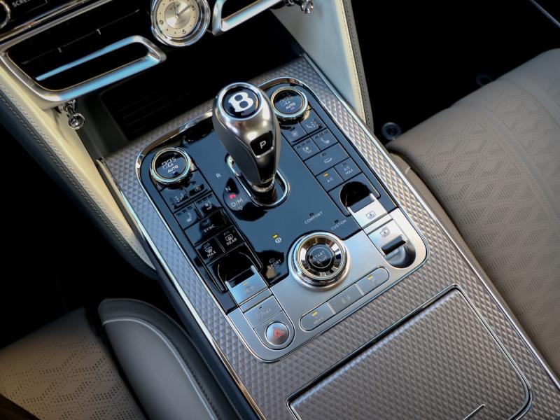 Image BENTLEY FLYING SPUR Mulliner V8 Hybrid 4.0 780ch