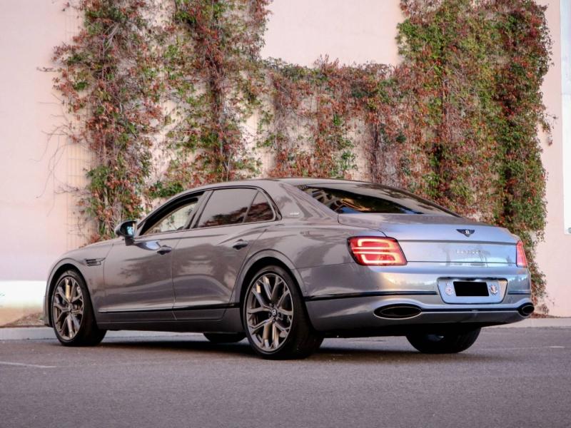 Image BENTLEY FLYING SPUR First Edition W12 6.0 635ch