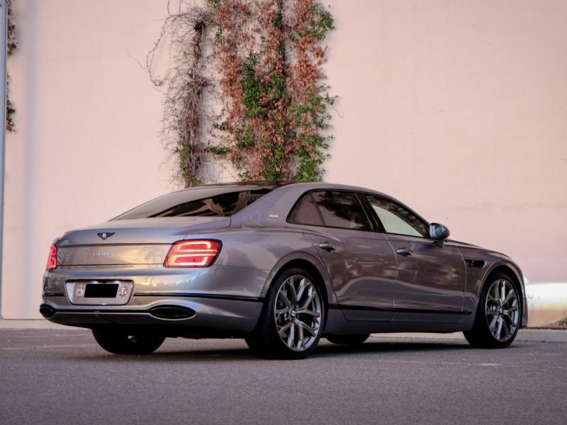 Image BENTLEY FLYING SPUR First Edition W12 6.0 635ch