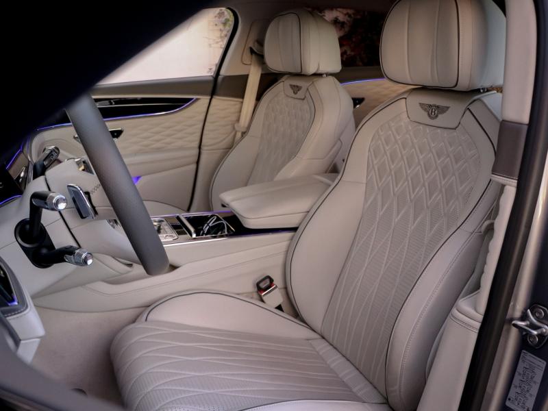 Image BENTLEY FLYING SPUR First Edition W12 6.0 635ch