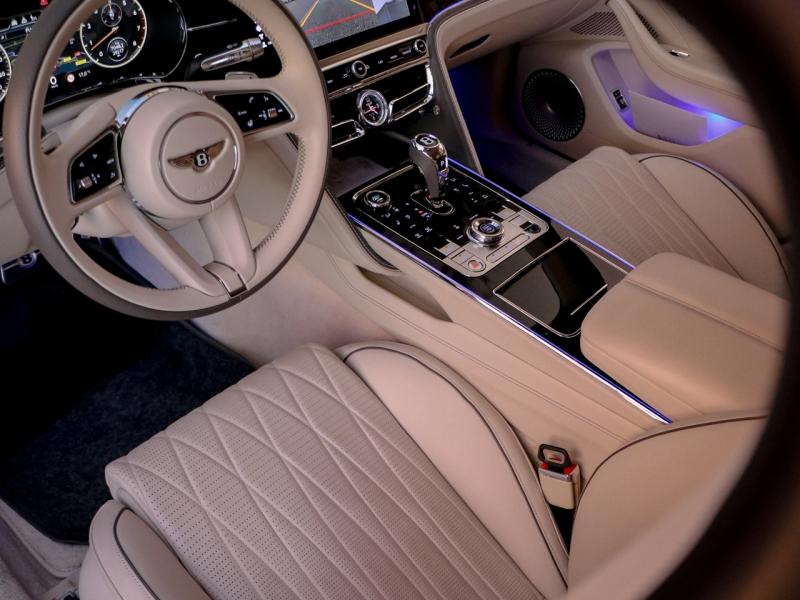 Image BENTLEY FLYING SPUR First Edition W12 6.0 635ch