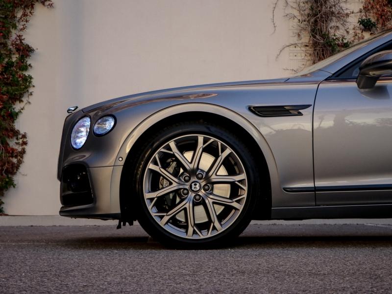 Image BENTLEY FLYING SPUR First Edition W12 6.0 635ch
