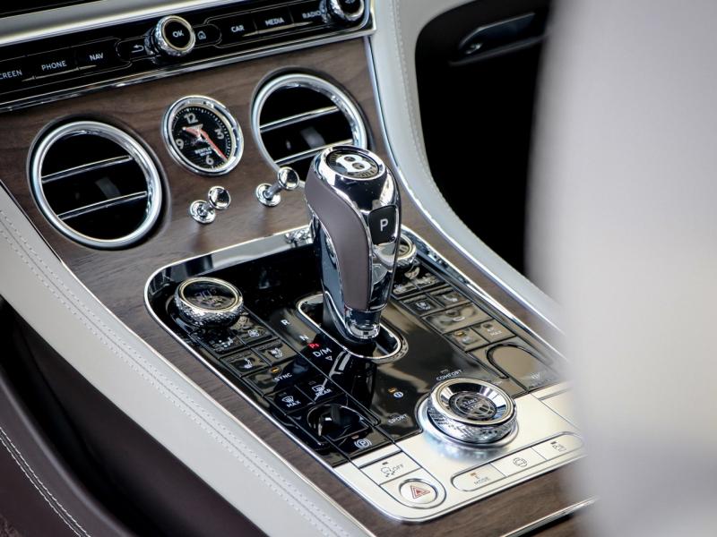 Image BENTLEY CONTINENTAL GT V8 Hybrid 4.0 680ch