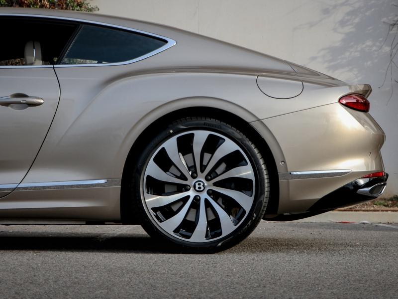 Image BENTLEY CONTINENTAL GT V8 Hybrid 4.0 680ch