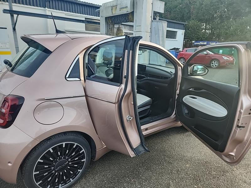 Image FIAT 500 3+1 e 118ch La Prima