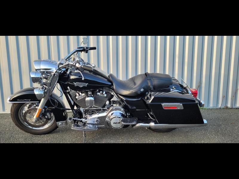 Photo HARLEY-DAVIDSON Road King Classic Road King Classic 1690 Noir ABS 2011