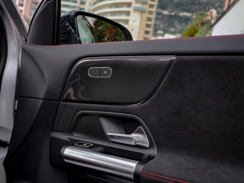 Image MERCEDES-BENZ Gla 180 d