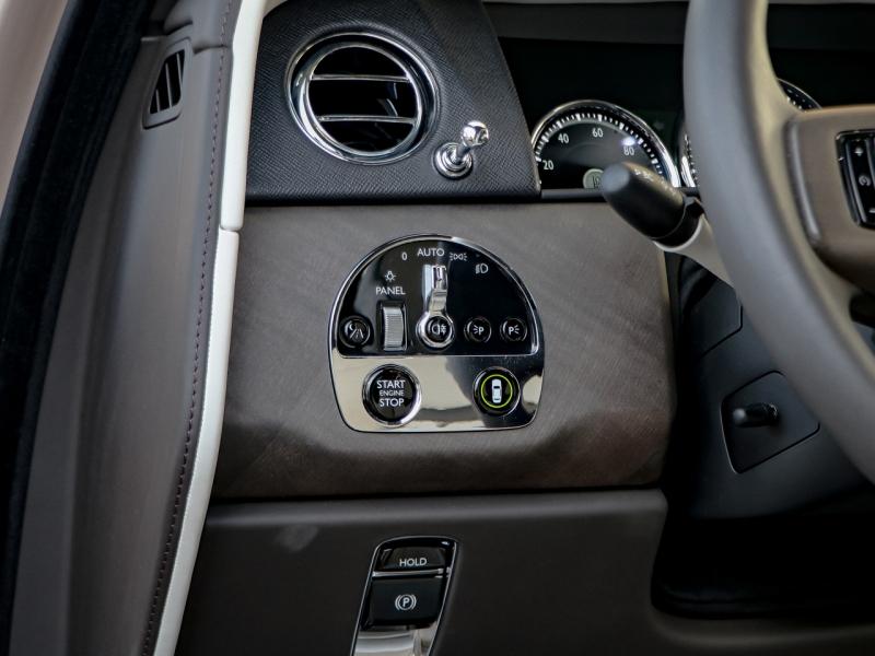 Image ROLLS-ROYCE Cullinan V12 6.75 Bi-Turbo 571ch