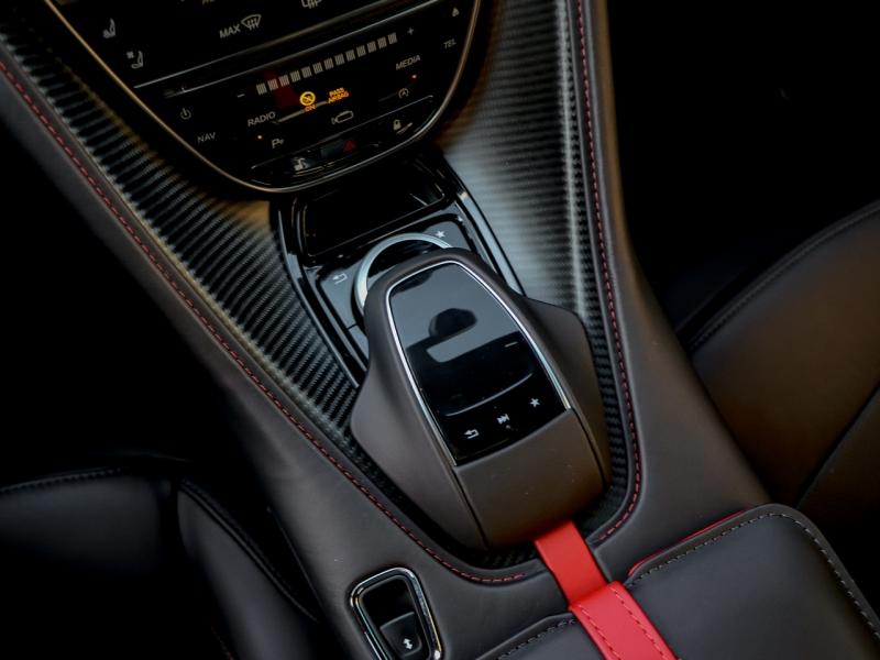 Image ASTON MARTIN DBS COUPÉ Superleggera Ultimate 1 of 199