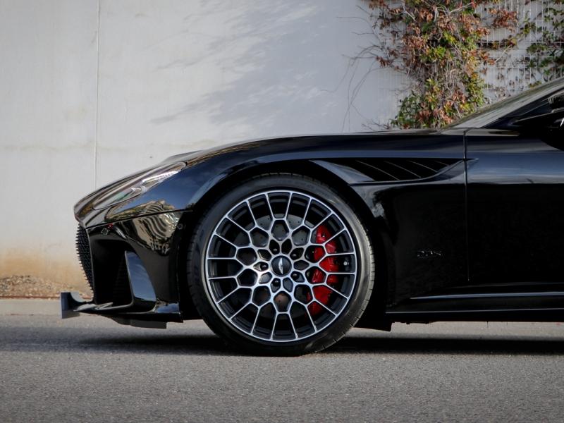 Image ASTON MARTIN DBS COUPÉ Superleggera Ultimate 1 of 199