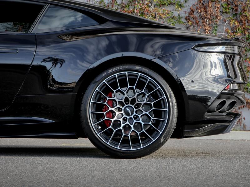 Image ASTON MARTIN DBS COUPÉ Superleggera Ultimate 1 of 199