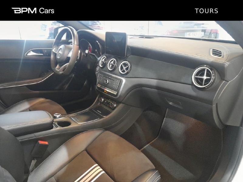 Image MERCEDES-BENZ GLA 220 d Fascination 4Matic 7G-DCT