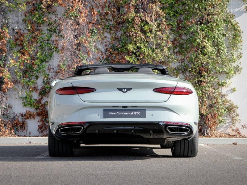 Image BENTLEY CONTINENTAL GTC Azure V8 Hybrid 4.0 680ch
