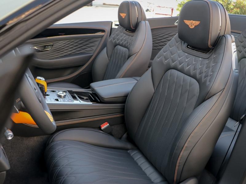 Image BENTLEY CONTINENTAL GTC Azure V8 Hybrid 4.0 680ch