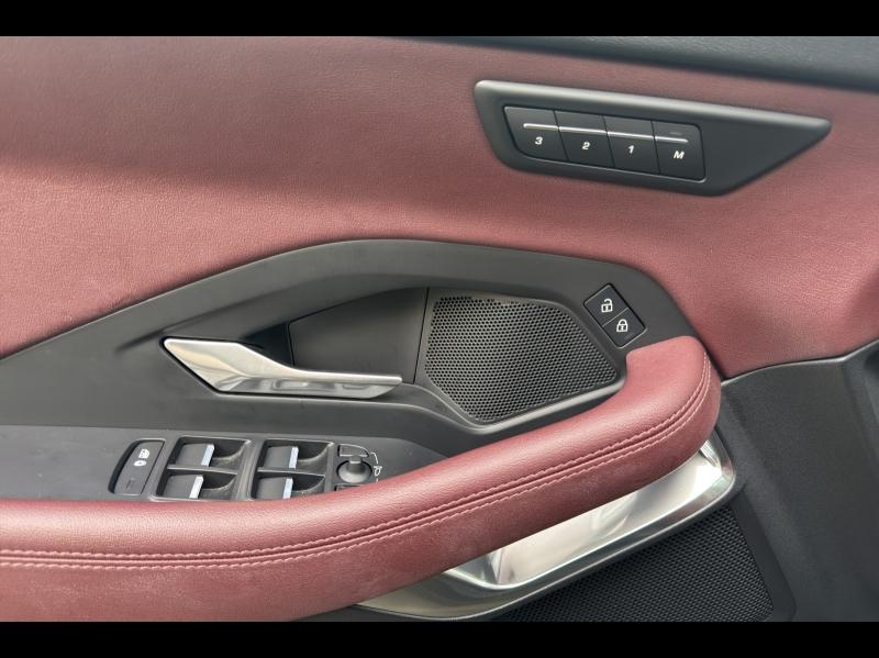 Image JAGUAR E-Pace P300e PHEV R-Dynamic Black BVA AWD