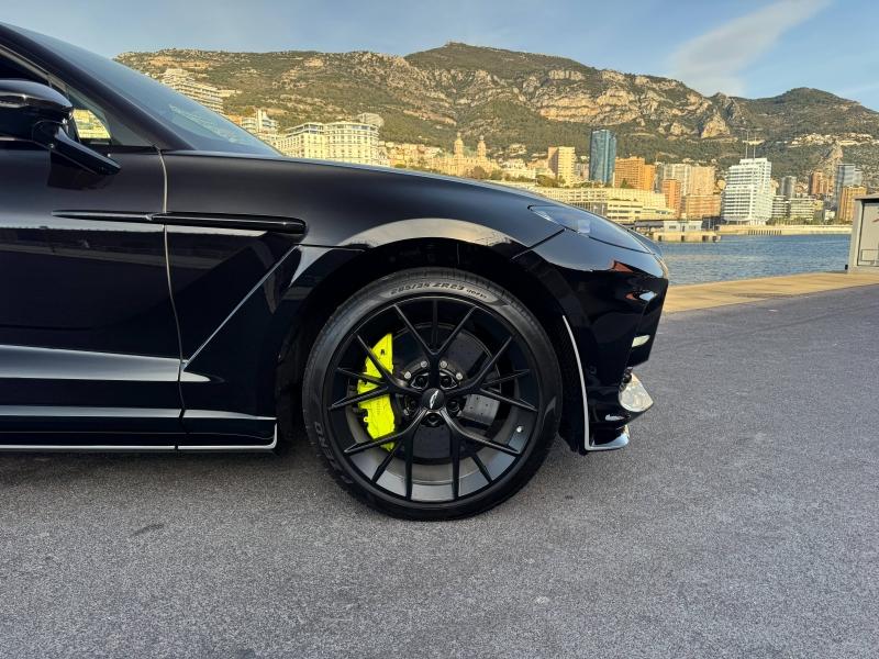 Image ASTON MARTIN DBX 4.0 V8 biturbo 707ch BVA9