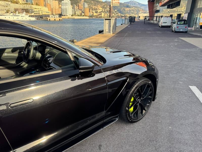 Image ASTON MARTIN DBX 4.0 V8 biturbo 707ch BVA9
