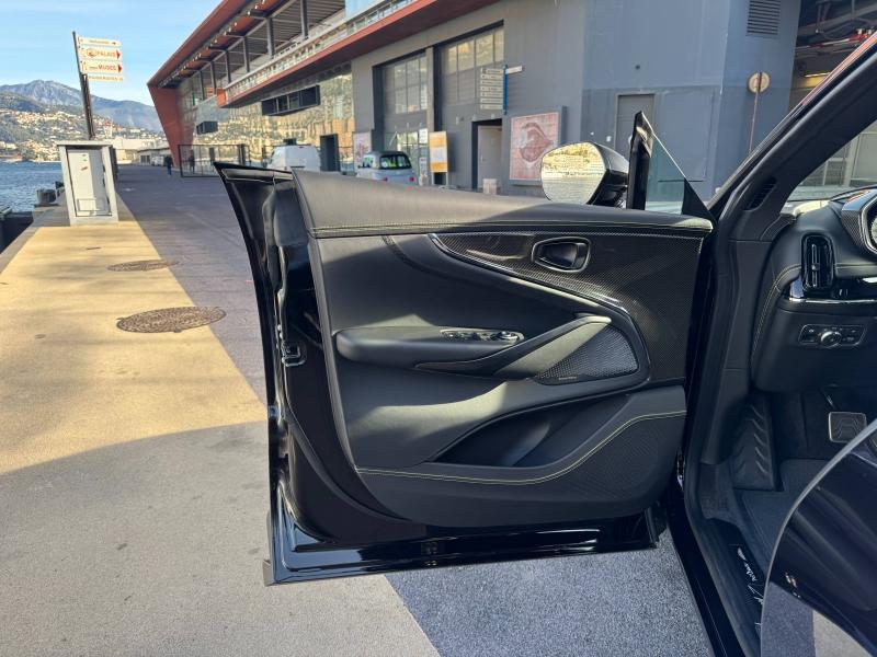 Image ASTON MARTIN DBX 4.0 V8 biturbo 707ch BVA9