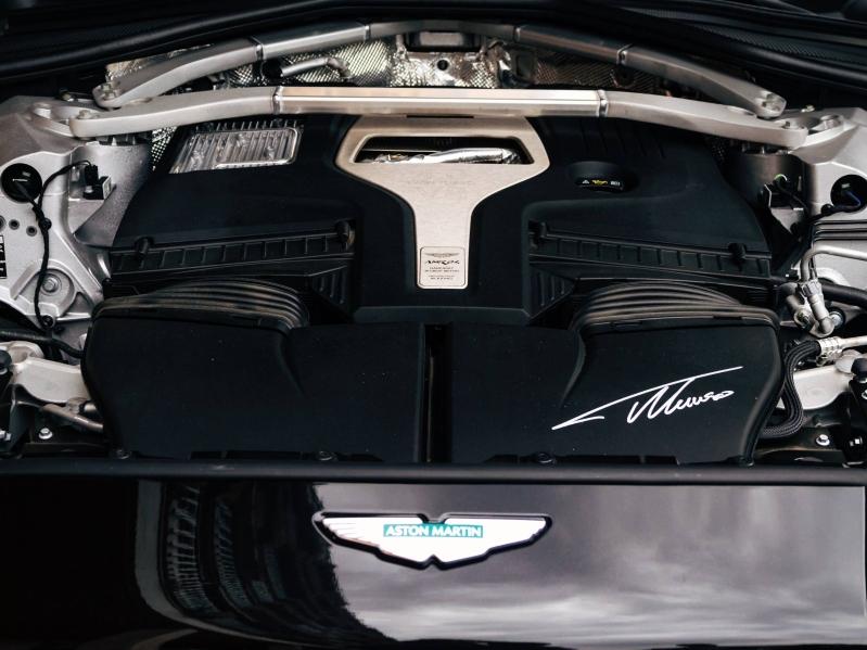 Image ASTON MARTIN DBX 4.0 V8 biturbo 707ch BVA9