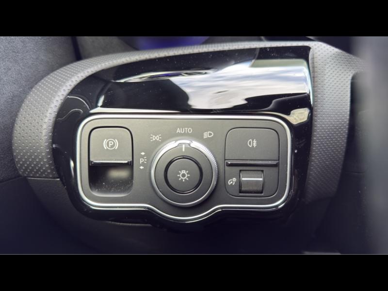 Image MERCEDES-BENZ Classe A 180 d 116ch AMG Line 8G-DCT