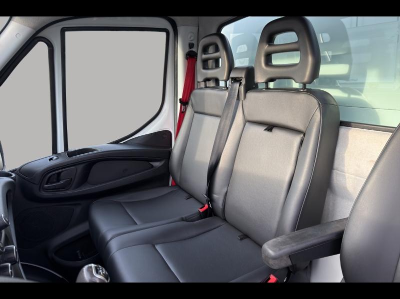 Image IVECO Daily CCb 35-160H / 3.0 160CH / BENNE & COFFRE / 2023 / 35C16 /