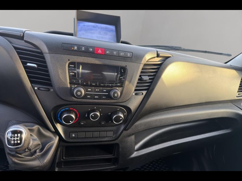 Image IVECO Daily CCb 35-160H / 3.0 160CH / BENNE & COFFRE / 2023 / 35C16 /