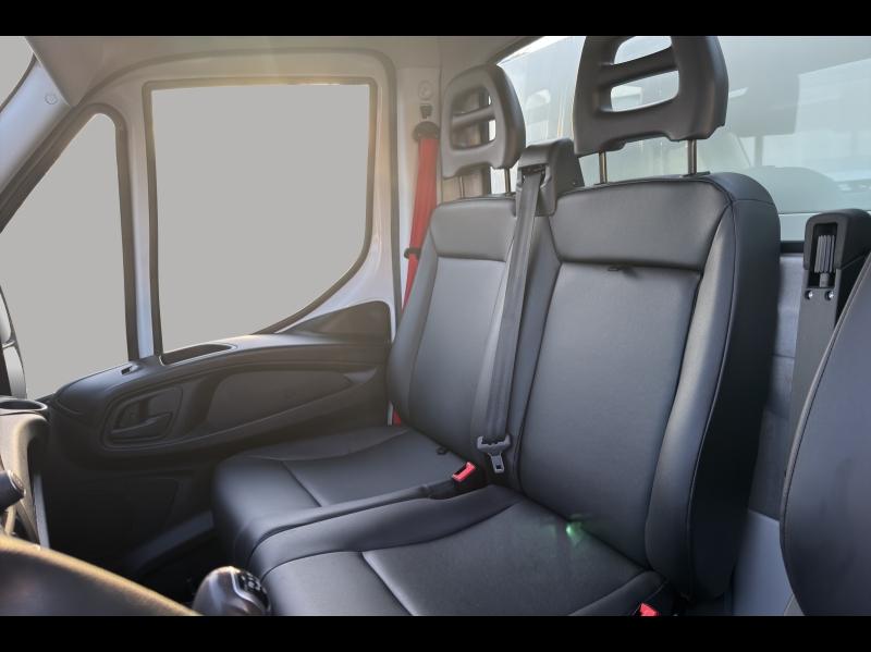 Image IVECO Daily CCb 35-160H / 3.0 160CH / BENNE & COFFRE / 2023 / 35C16 /