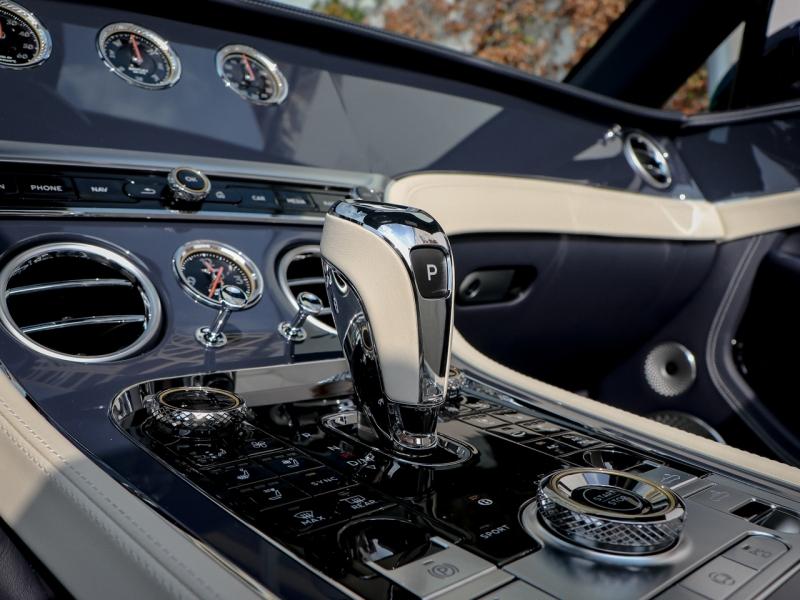 Image BENTLEY CONTINENTAL GTC V8 Hybrid 4.0 680ch