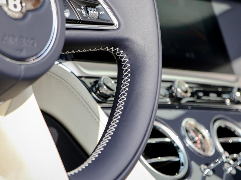 Image BENTLEY CONTINENTAL GTC V8 Hybrid 4.0 680ch