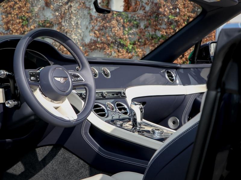 Image BENTLEY CONTINENTAL GTC V8 Hybrid 4.0 680ch
