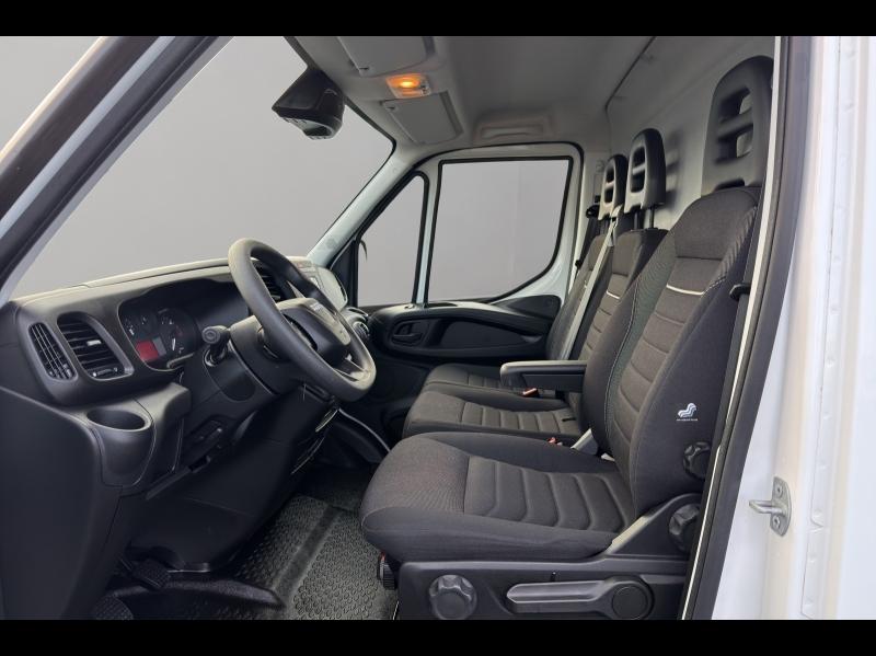 Image IVECO Daily 35S Fg 35-140V12 / 2.3 140CH/ FOURGON / 35S14V12 / 2024 / 12m3 / L3H2 /