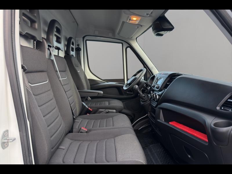 Image IVECO Daily 35S Fg 35-140V12 / 2.3 140CH/ FOURGON / 35S14V12 / 2024 / 12m3 / L3H2 /