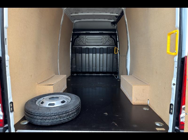 Image IVECO Daily 35S Fg 35-140V12 / 2.3 140CH/ FOURGON / 35S14V12 / 2024 / 12m3 / L3H2 /