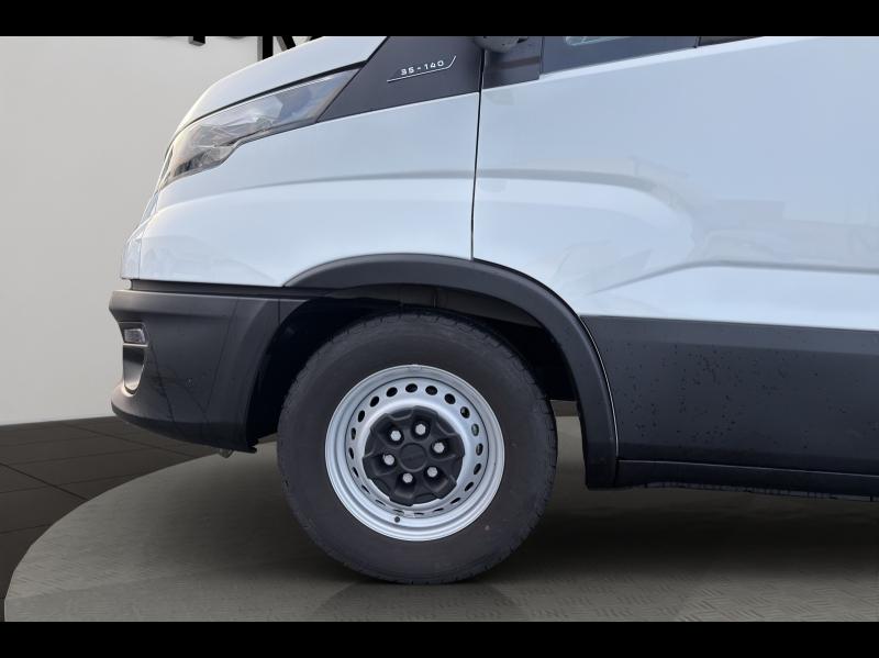 Image IVECO Daily 35S Fg 35-140V12 / 2.3 140CH/ FOURGON / 35S14V12 / 2024 / 12m3 / L3H2 /