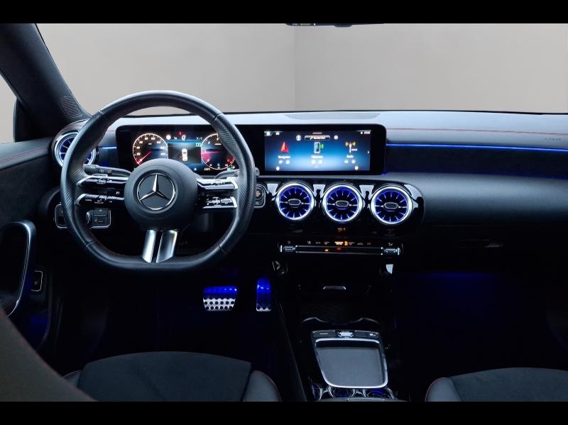 Image MERCEDES-BENZ CLA Shooting Brake 180 d 116ch AMG Line 8G-DCT